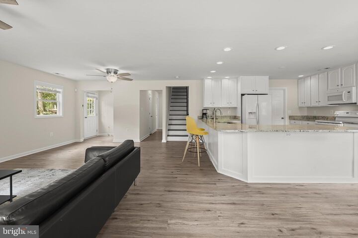 Property Photo:  500 Fern  MD 21140 