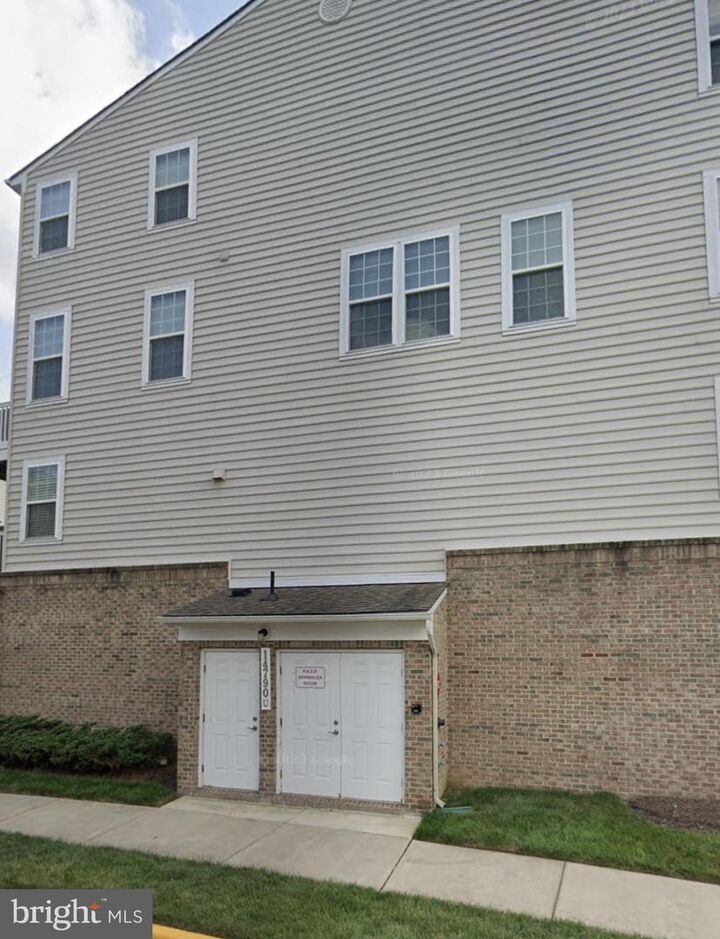Property Photo: 14790 Mason Creek Circle VA 22191