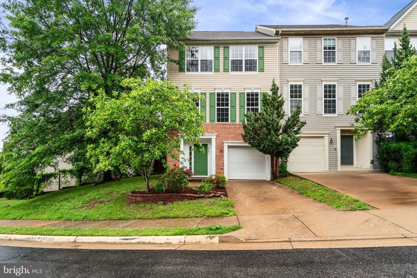 Property Photo:  15701 Palermo Terrace  VA 22191 
