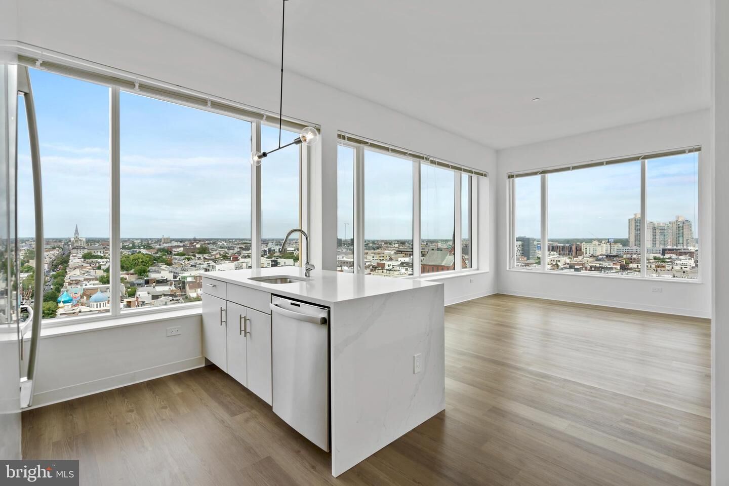 Property Photo:  569 N 5th Street 710  PA 19123 