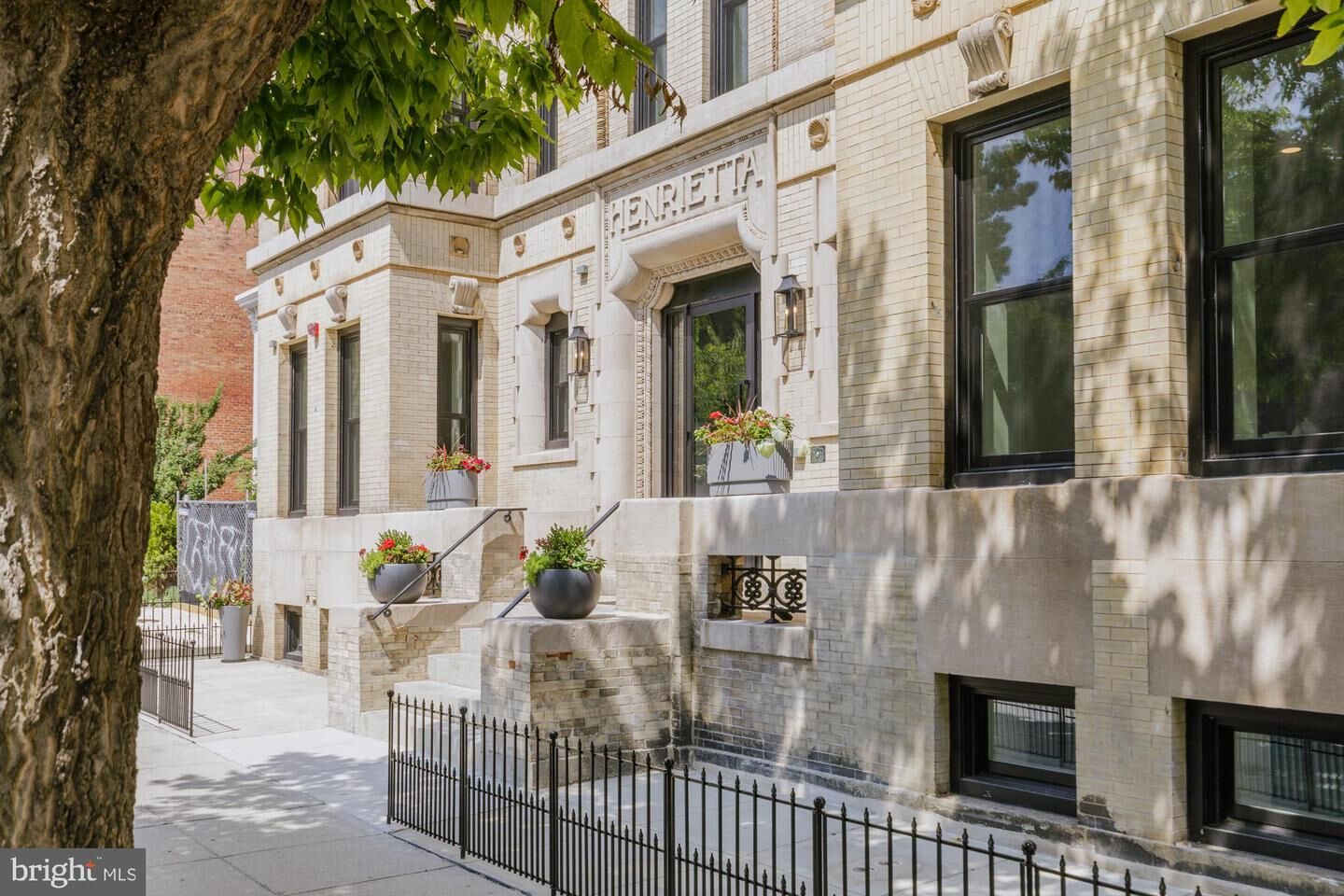 Property Photo:  933 N Street NW B01  DC 20001 