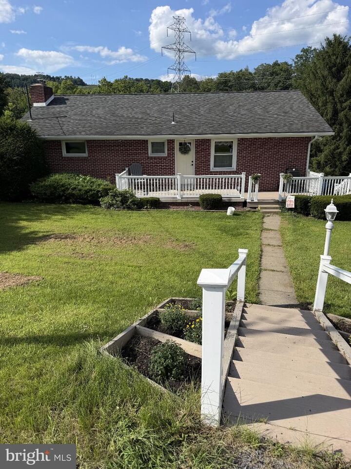 Property Photo:  1445 Loop Road  PA 17044 