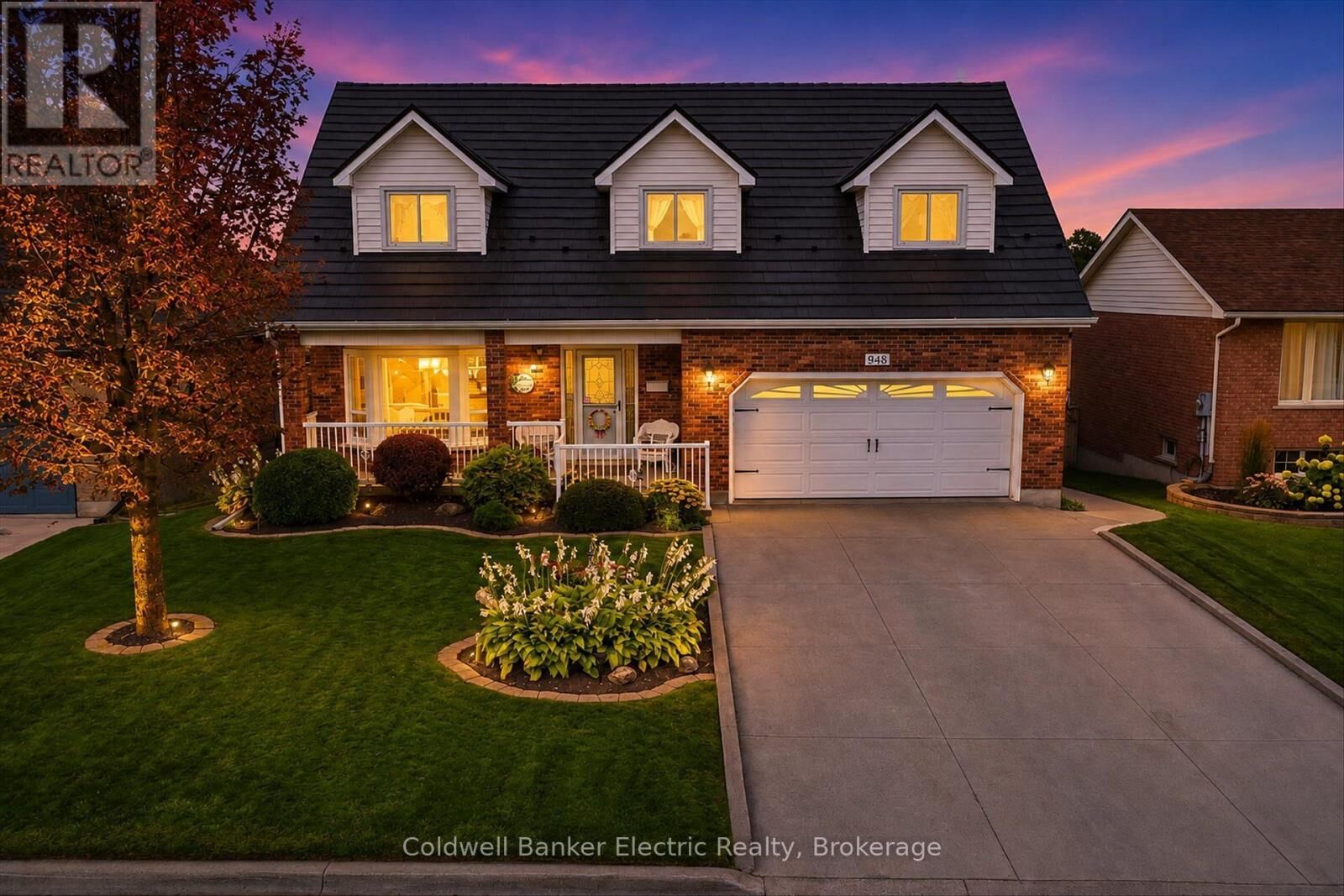 Property Photo:  948 Smithside Court  ON K9J 8E2 