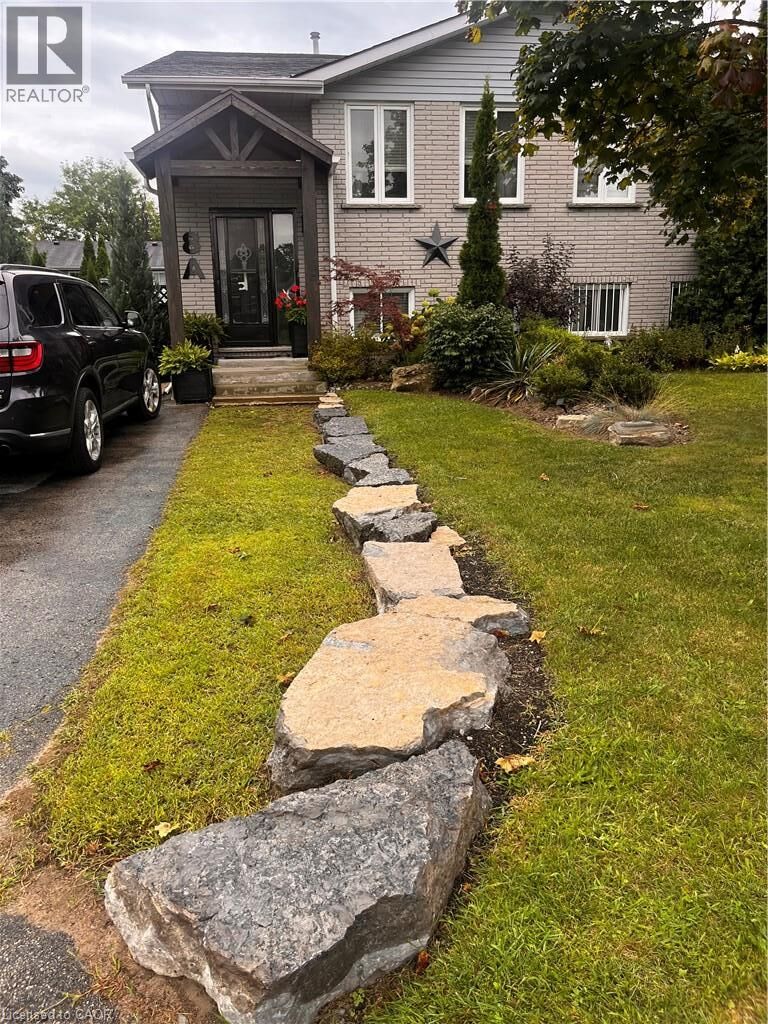 Property Photo:  8 Yeager Avenue  ON N4Y 5G8 