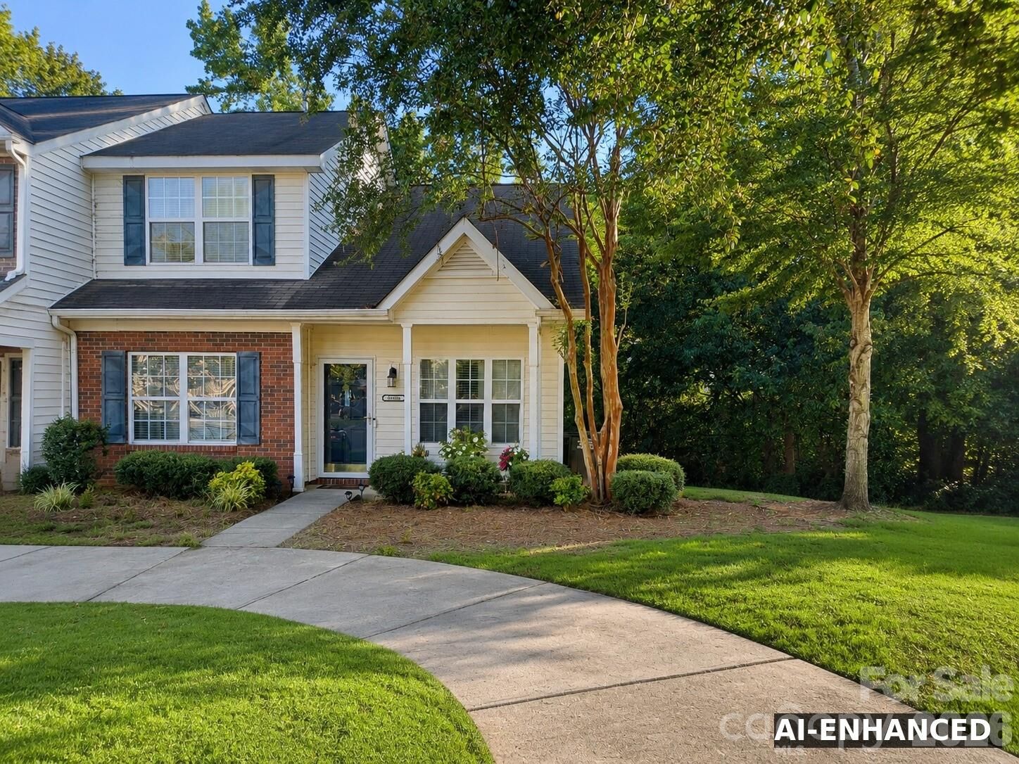 Property Photo: 10106 Ballyclare Court NC 28213
