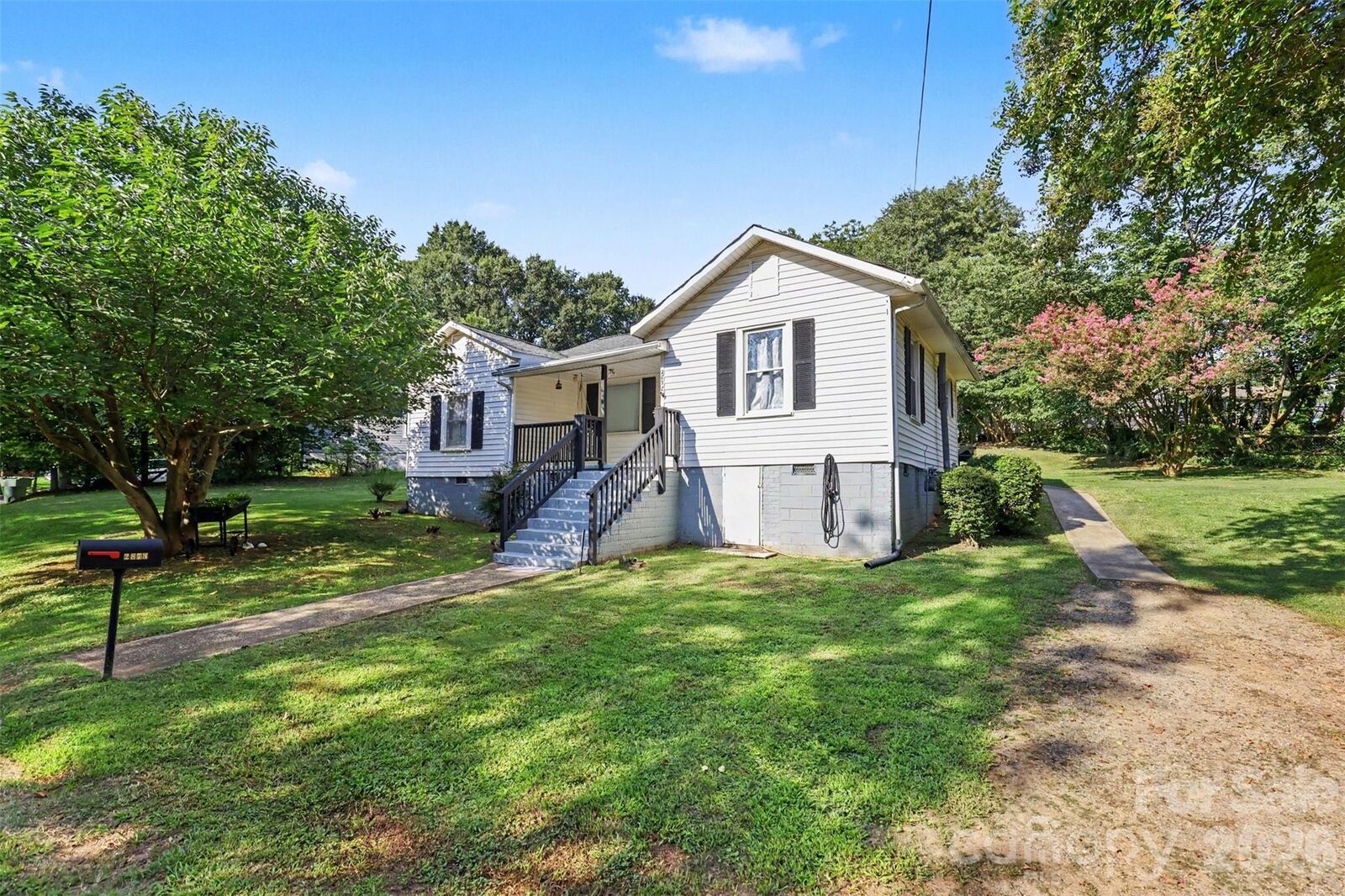 Property Photo: 2878 Millstone Drive NC 28054