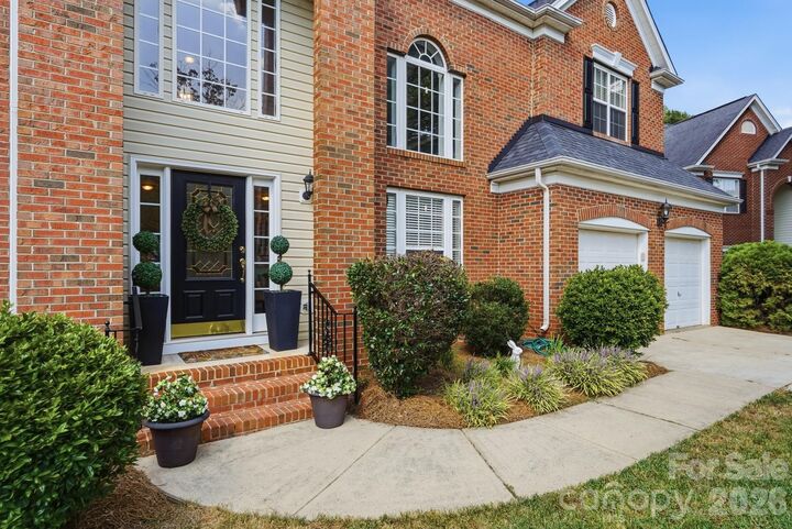 Property Photo:  12424 Tantallon Court  NC 28134 