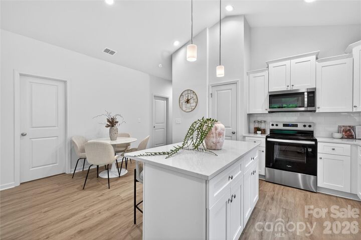 Property Photo: 5712 Anderson Road NC 28269