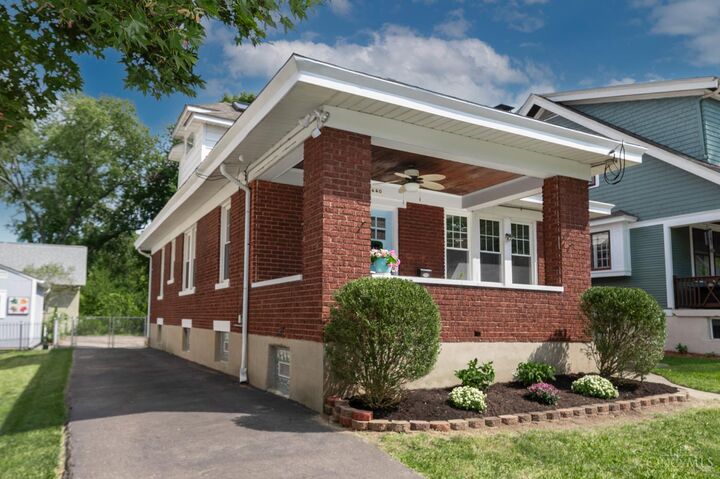 Property Photo: 3640 Amberson Avenue OH 45208