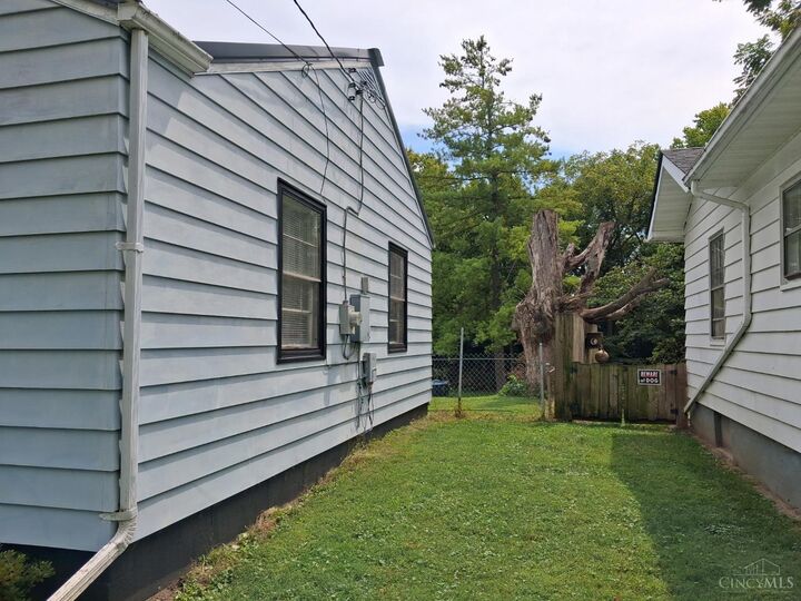 Property Photo:  2204 Erie Avenue  OH 45042 