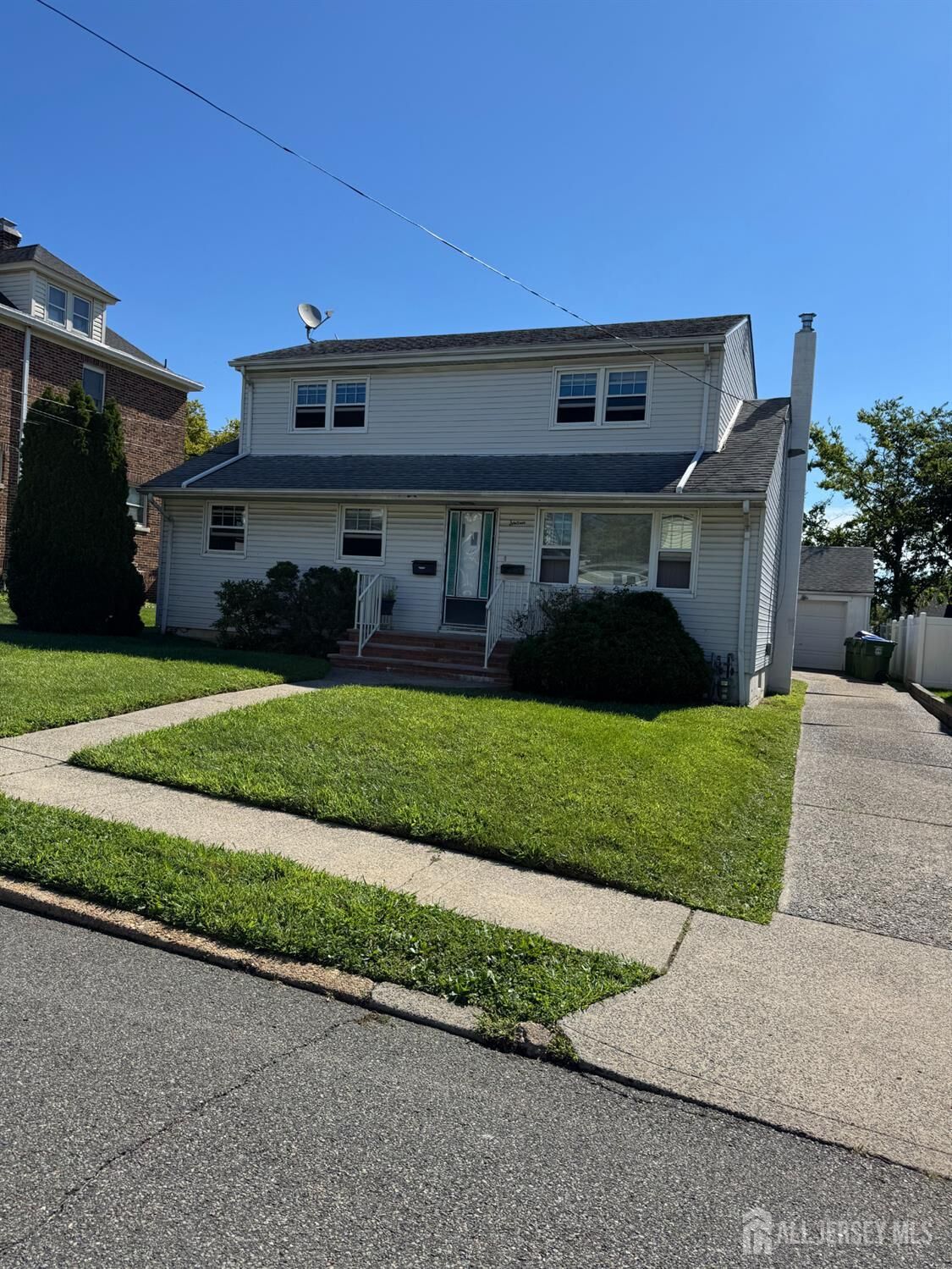 Property Photo:  16 Carlton Street  NJ 08837 