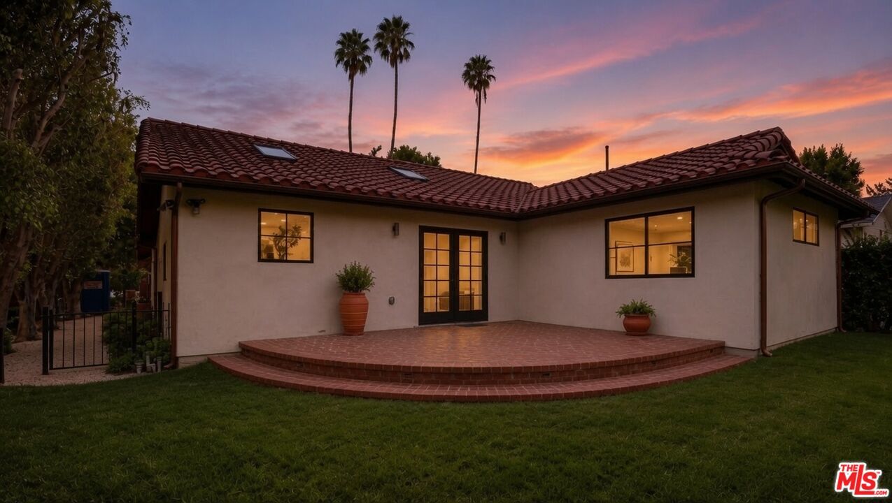 Property Photo:  14655 Morrison St  CA 91403 