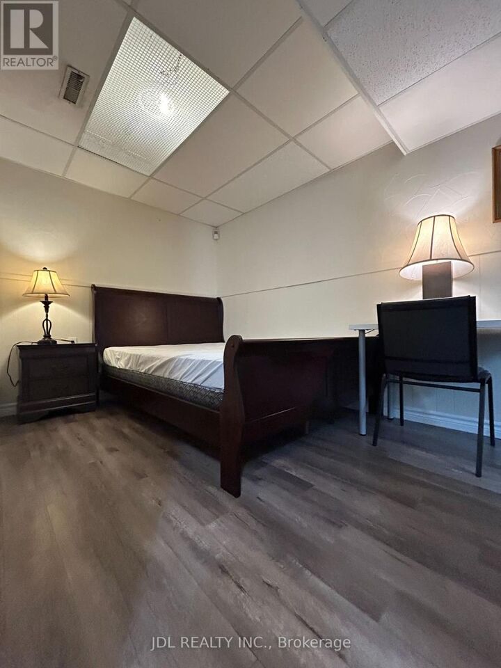 Property Photo:  3 Butterfield Dr Drive  ON M3A 2L9 