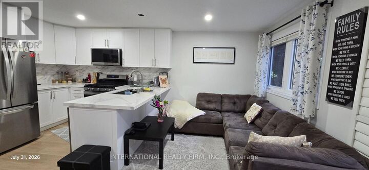 Property Photo: 261 Soudan Avenue Main ON M4S 1W2