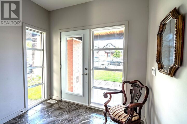 Property Photo: 806 Carnelian Crescent ON K1X 0A8