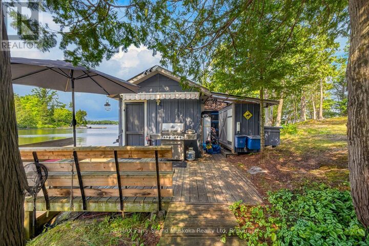 Property Photo:  6 Wendy's Lane  ON P2A 0B5 