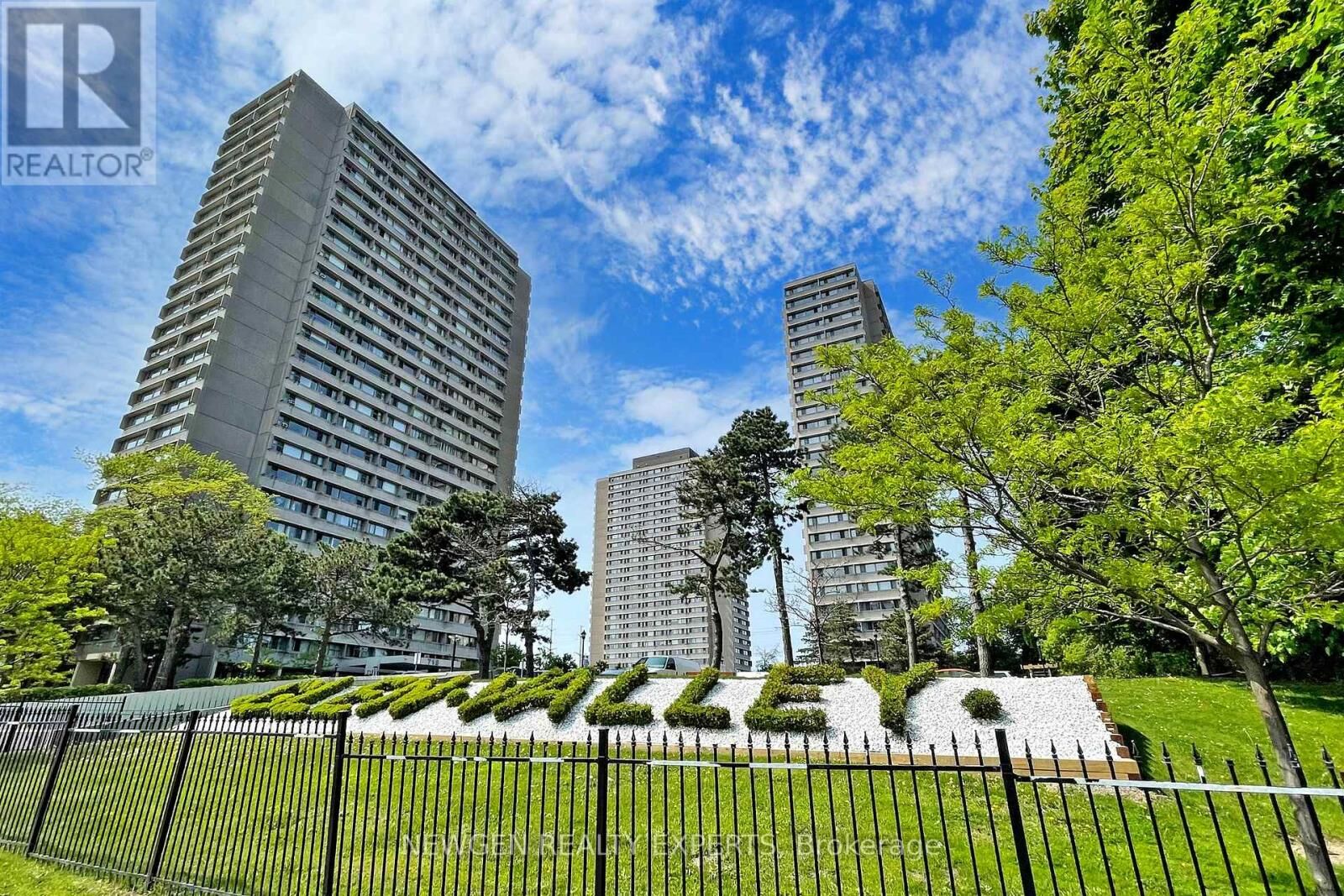 Property Photo: 715 Don Mills Road 1103 ON M3C 1S4