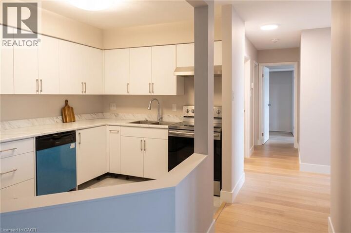 Property Photo:  3085 Kingsway Drive 22  ON N2C 2P1 