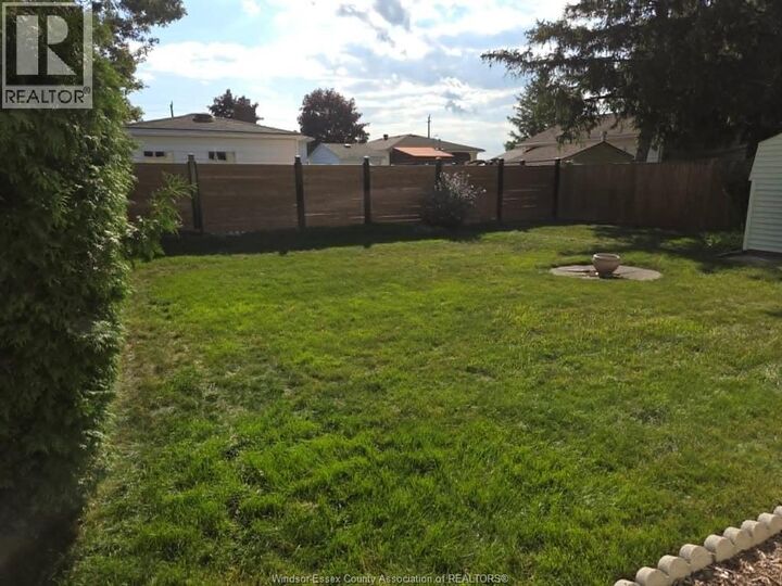 Property Photo:  68 Edward Street  ON N8M 1L7 