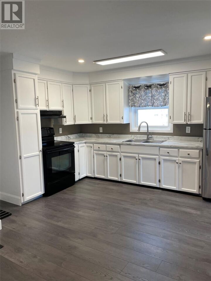 Property Photo:  4 Bay Street  NL A0G 3B0 