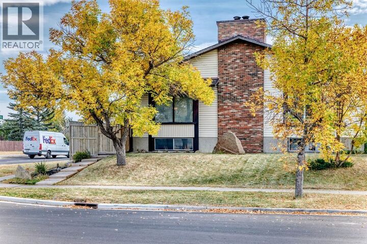 Property Photo: 8432 Berkley Road Northwest AB T3K 1B4