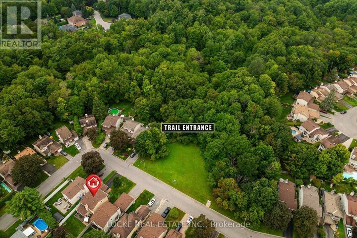 Property Photo:  6068 Ridgelea Place  ON K1C 5P8 