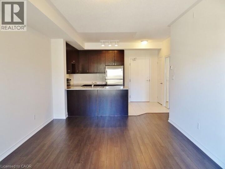 Property Photo:  570 Lolita Gardens 218  ON L5A 0A1 