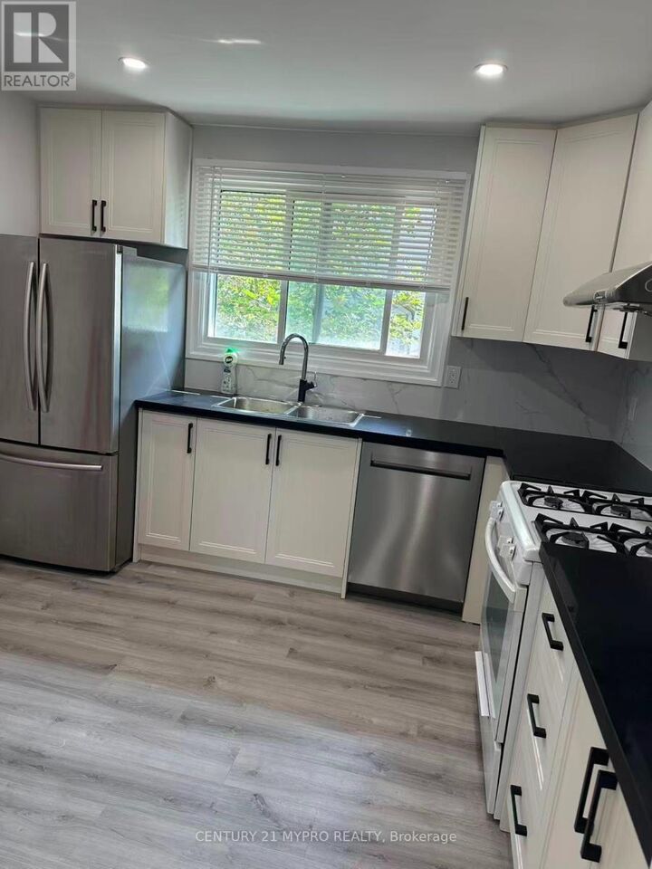 Property Photo:  5 Chant Crescent Upper  ON L3R 1Y7 