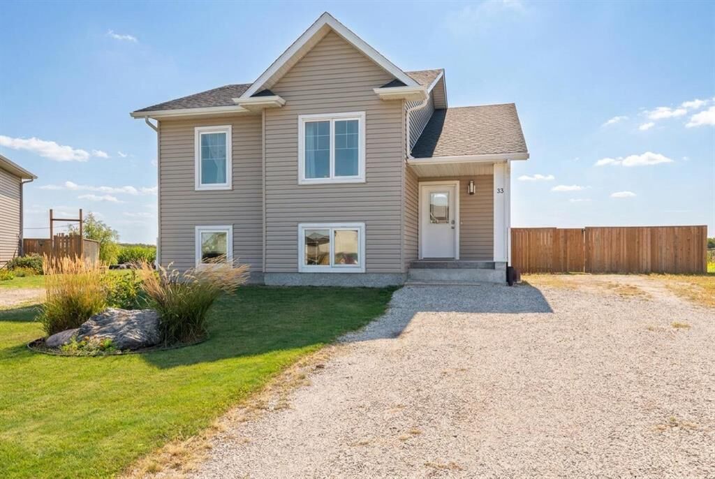 Property Photo: 33 Imperial Crescent MB R5G 2T7