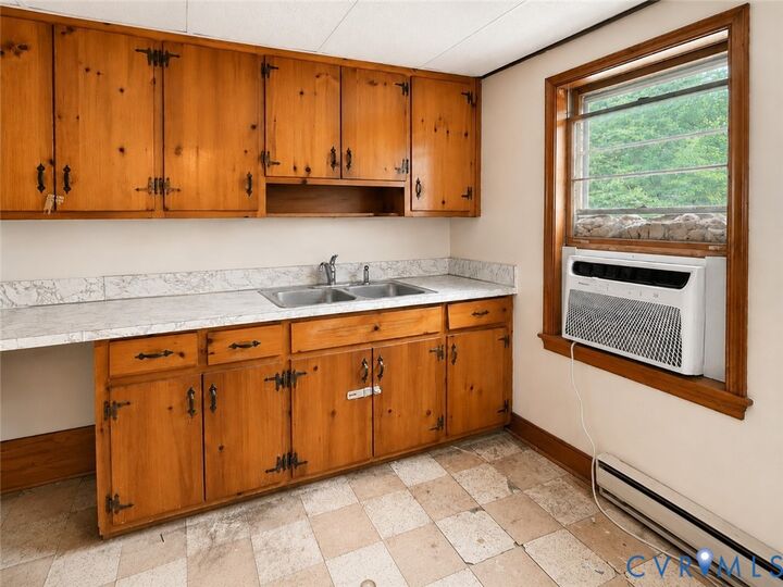 Property Photo: 16491 Connie Hall Road VA 23192