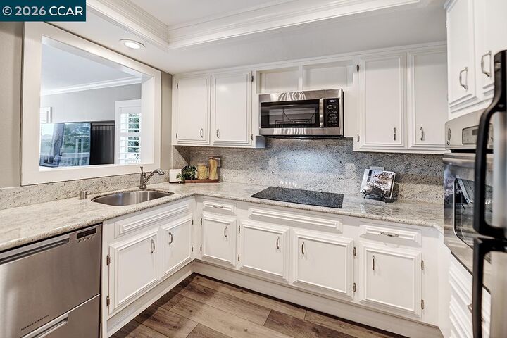 Property Photo:  3248 Tice Creek Dr 4  CA 94595 
