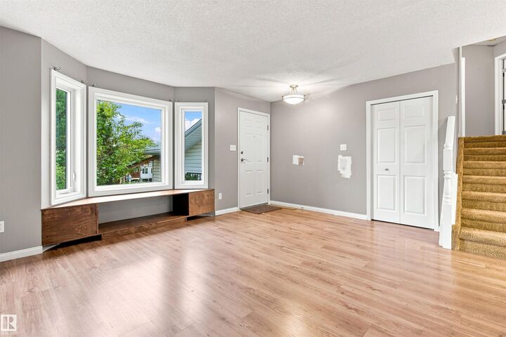 Property Photo:  5321 43 Street  AB T9M 2A3 