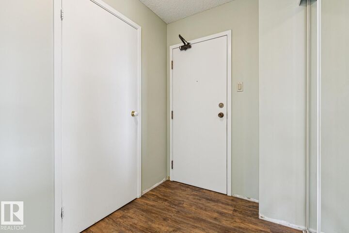 Property Photo: 9929 113 Street NW 905 AB T5K 2N9
