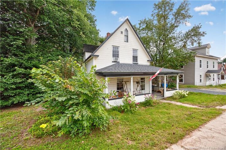 532 King George Hwy — photo 1
