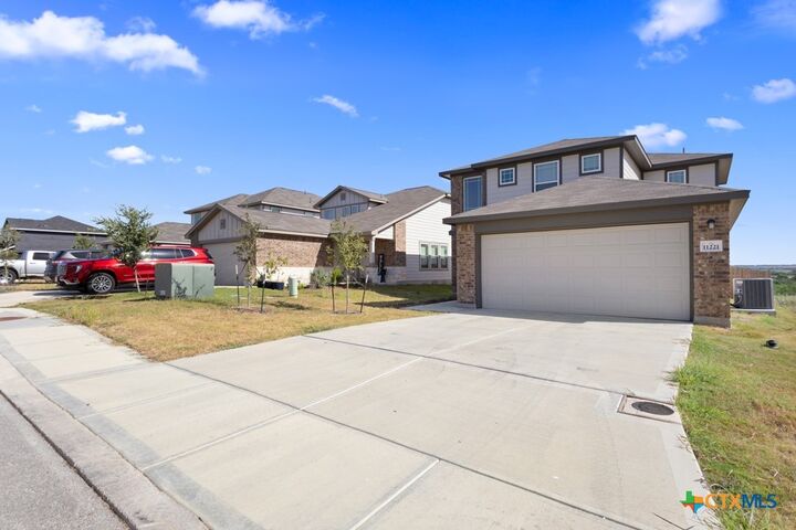 Property Photo: 11221 Hollinger Circle TX 78109
