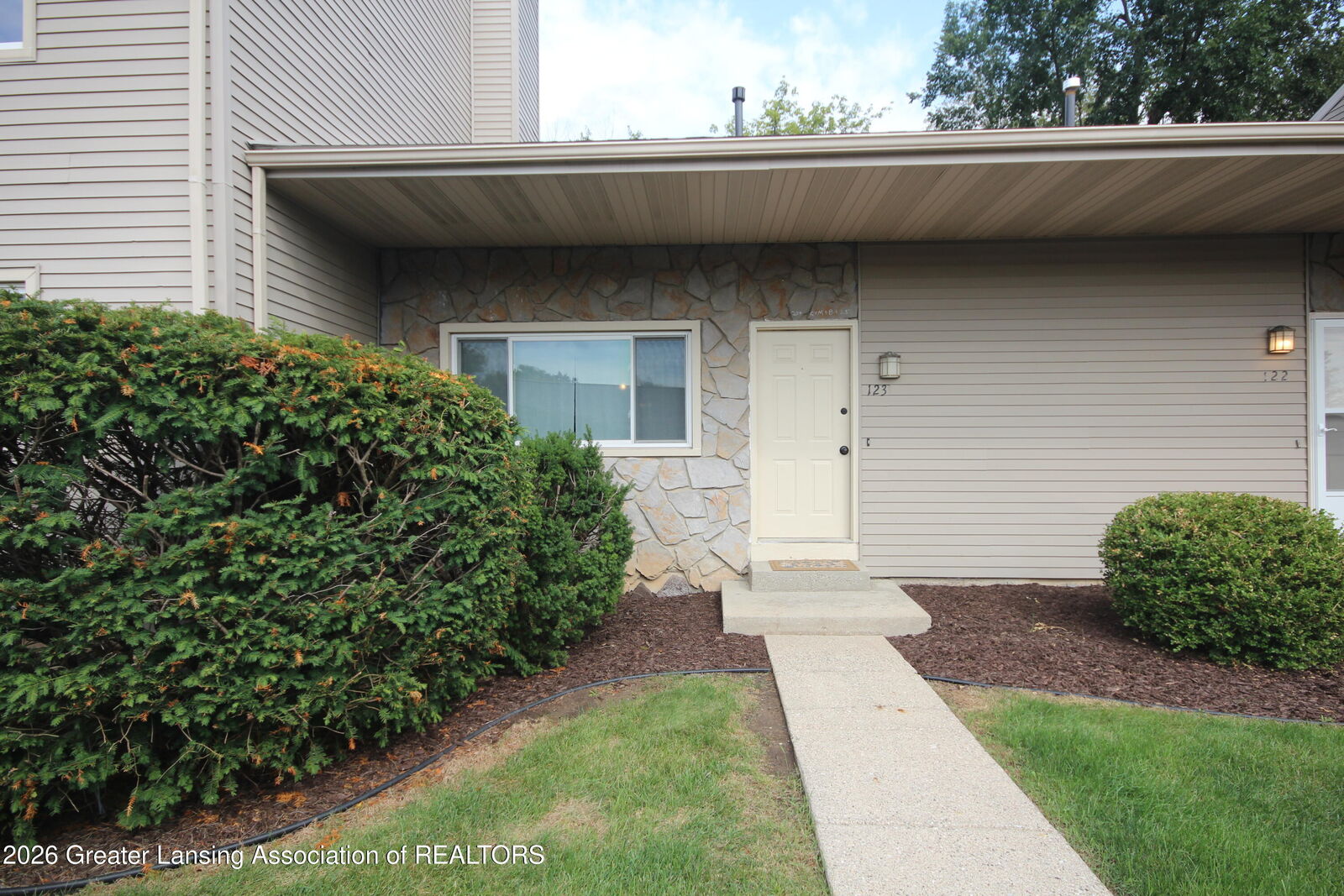Property Photo: 907 Registry Drive MI 48837