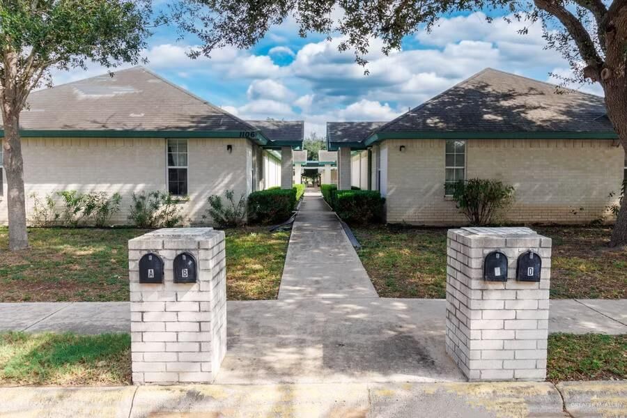 Property Photo: 1106 Lexington Circle 2 TX 78539