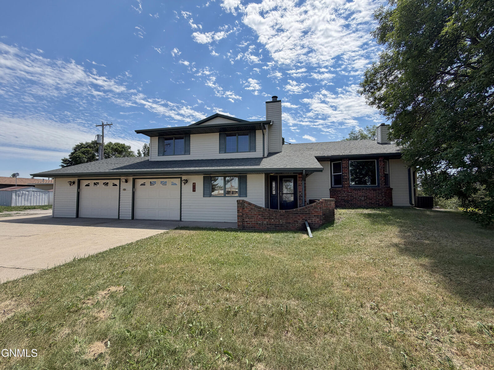 Property Photo:  417 7th Street NW  ND 58523 