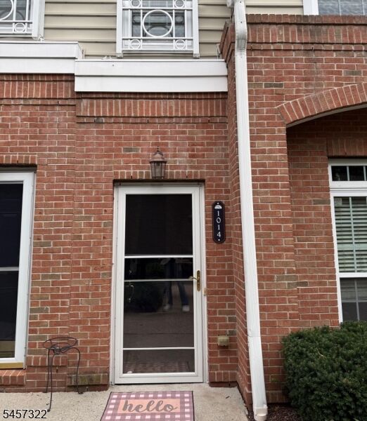 Property Photo: 1014 Cunningham Ct 1014 NJ 07109