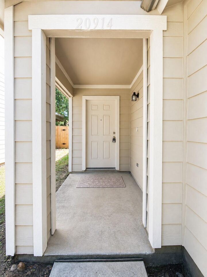 Property Photo:  20914 Brannon Hill Lane  TX 77338 