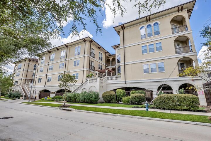Property Photo: 7134 Mapleridge Street 3F TX 77081