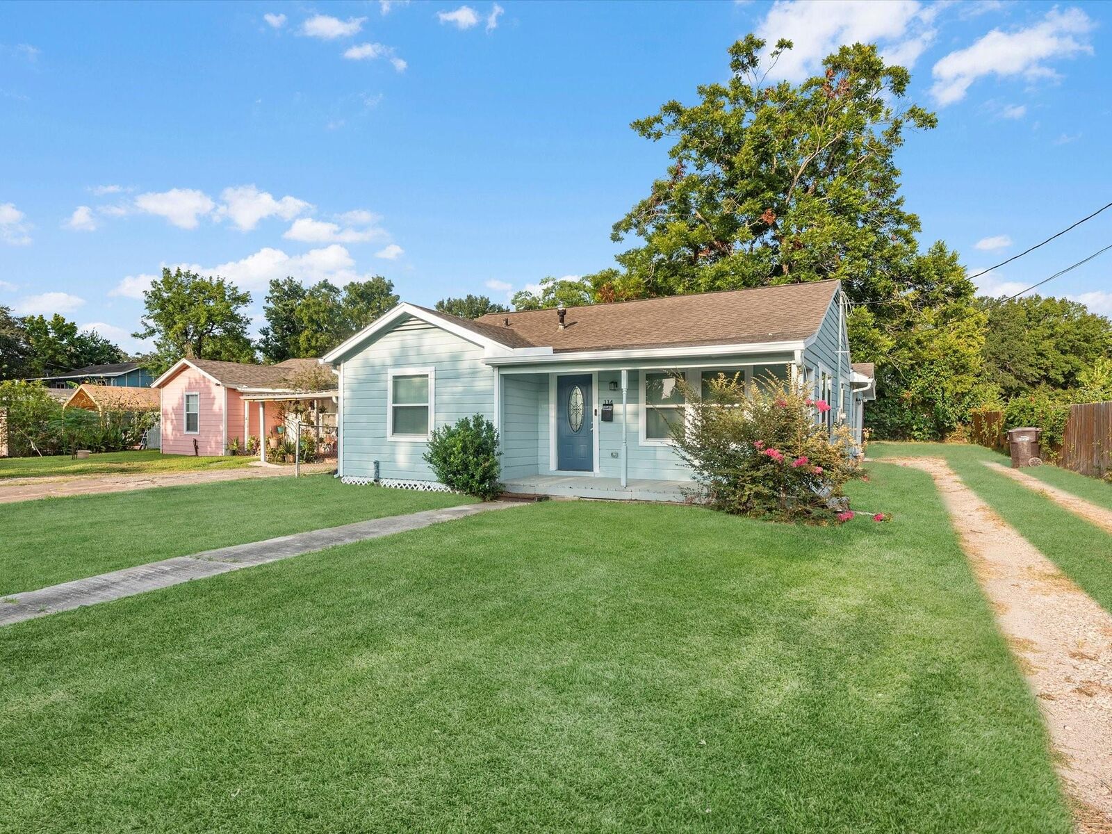 Property Photo:  114 Weldon Street  TX 77587 