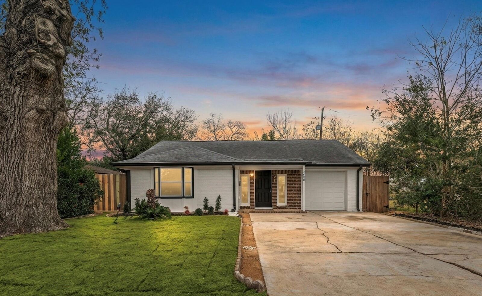 Property Photo: 7630 Lady Street TX 77021