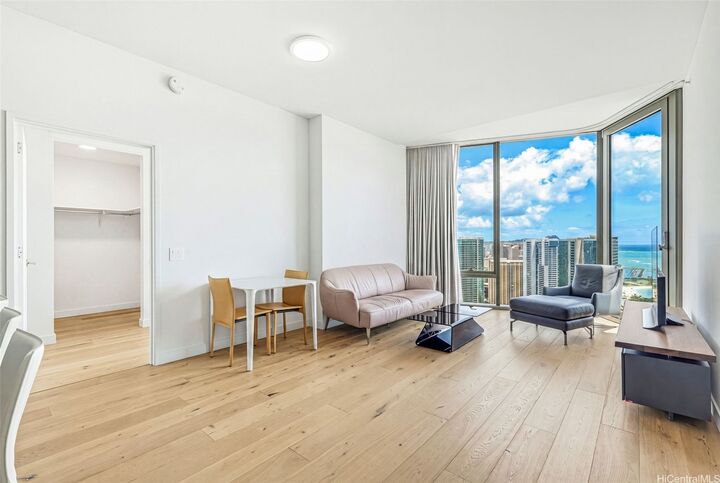 Property Photo:  1001 Queen Street Ph 4004  HI 96814 