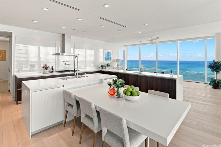 Property Photo: 1118 Ala Moana Boulevard 1801 HI 96814