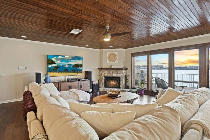 Property Photo:  616 Horseshoe Bay North Boulevard  TX 78657 