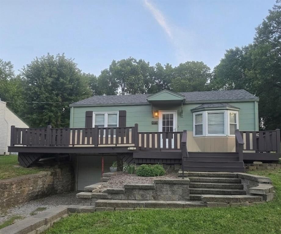 Property Photo: 3111 NE 39th Street MO 64117