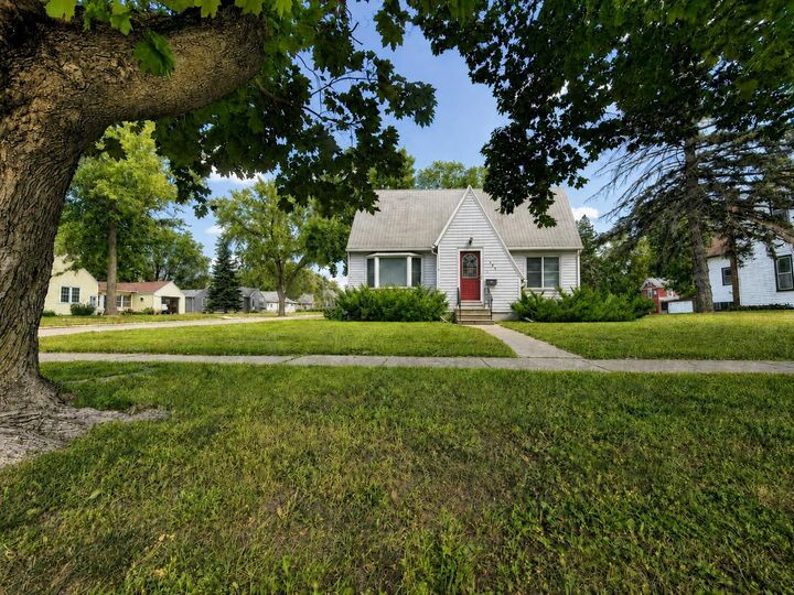Property Photo: 220 N 12 Street IA 51334
