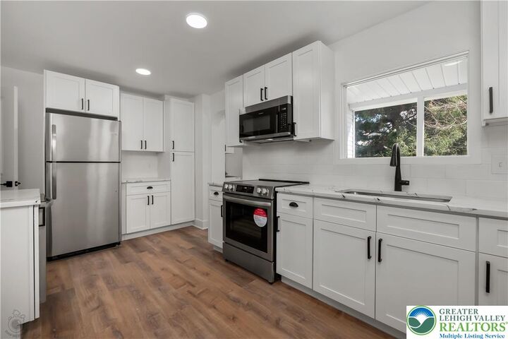 Property Photo: 716 N New PA 18018
