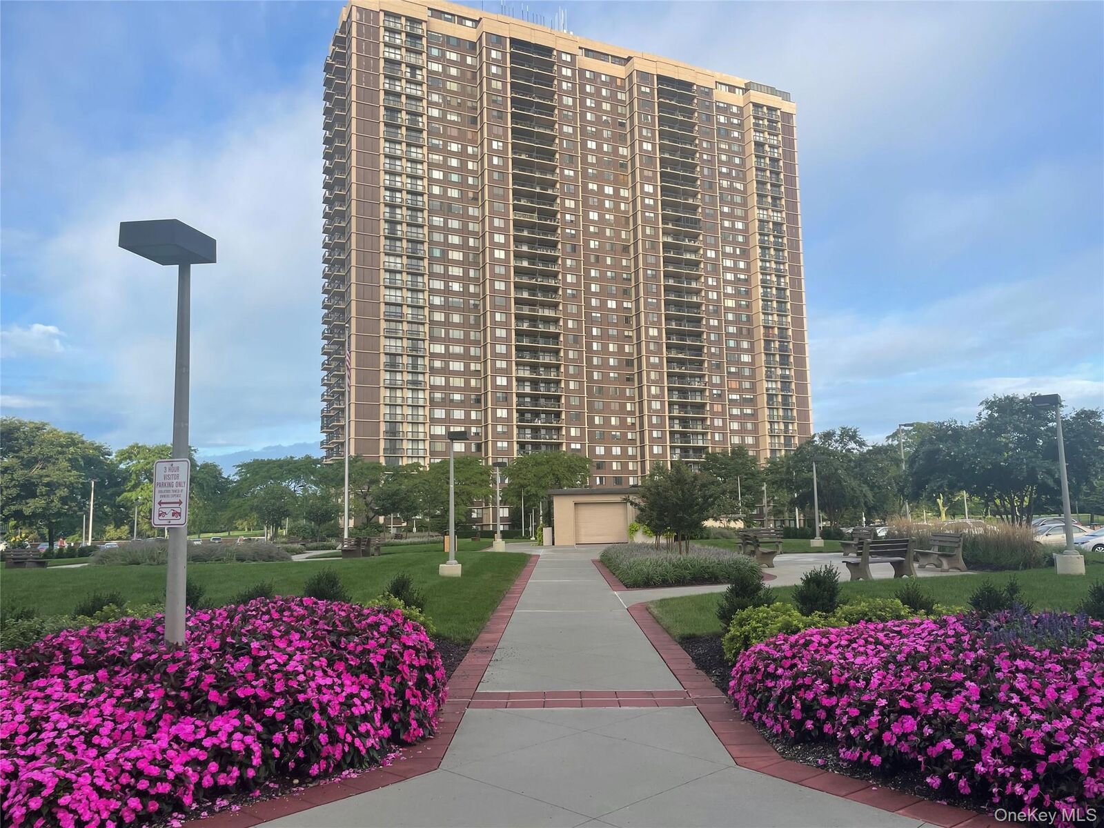 Property Photo: 27110 Grand Central Parkway 2U NY 11005